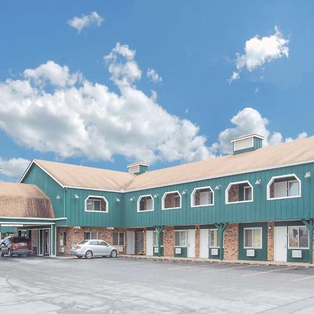 Days Inn By Wyndham Davenport Ia 外观 照片
