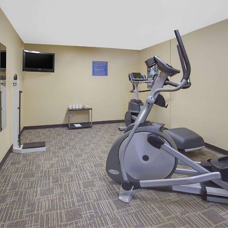 Days Inn By Wyndham Davenport Ia 外观 照片