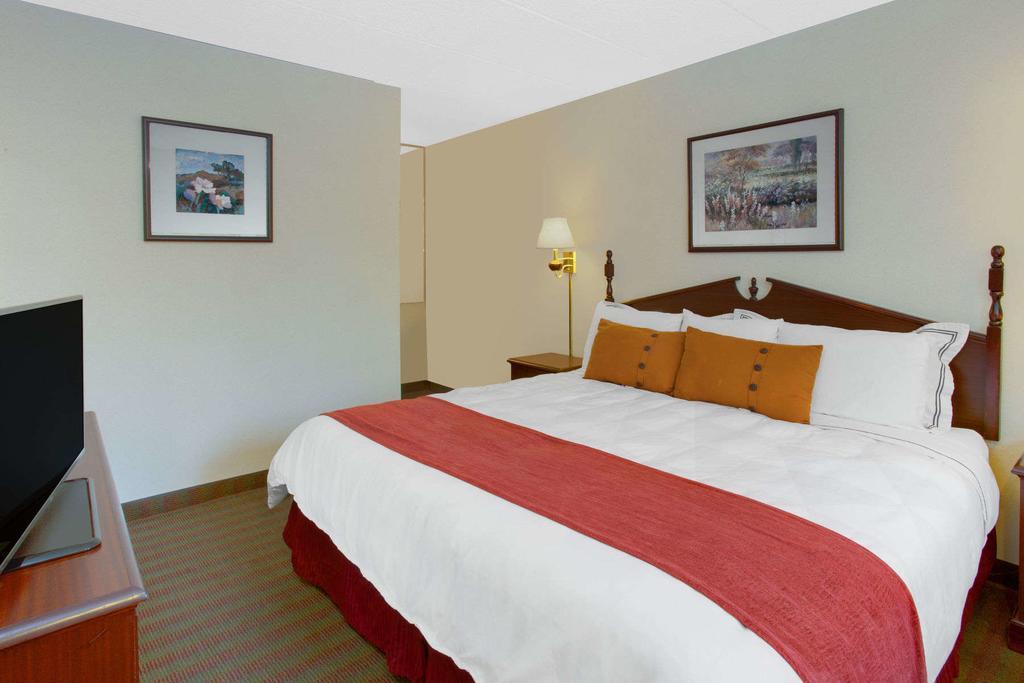 Days Inn By Wyndham Davenport Ia 外观 照片