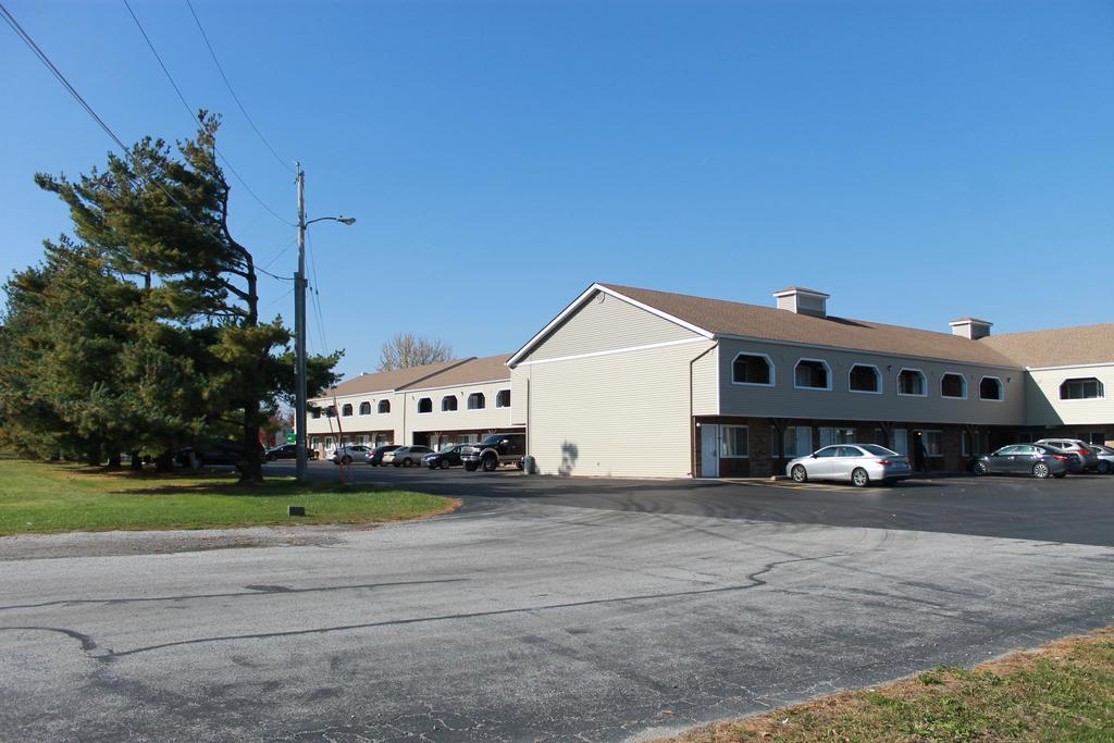 Days Inn By Wyndham Davenport Ia 外观 照片
