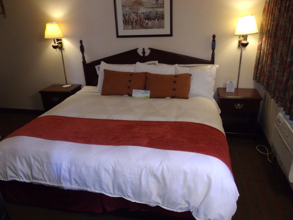 Days Inn By Wyndham Davenport Ia 外观 照片