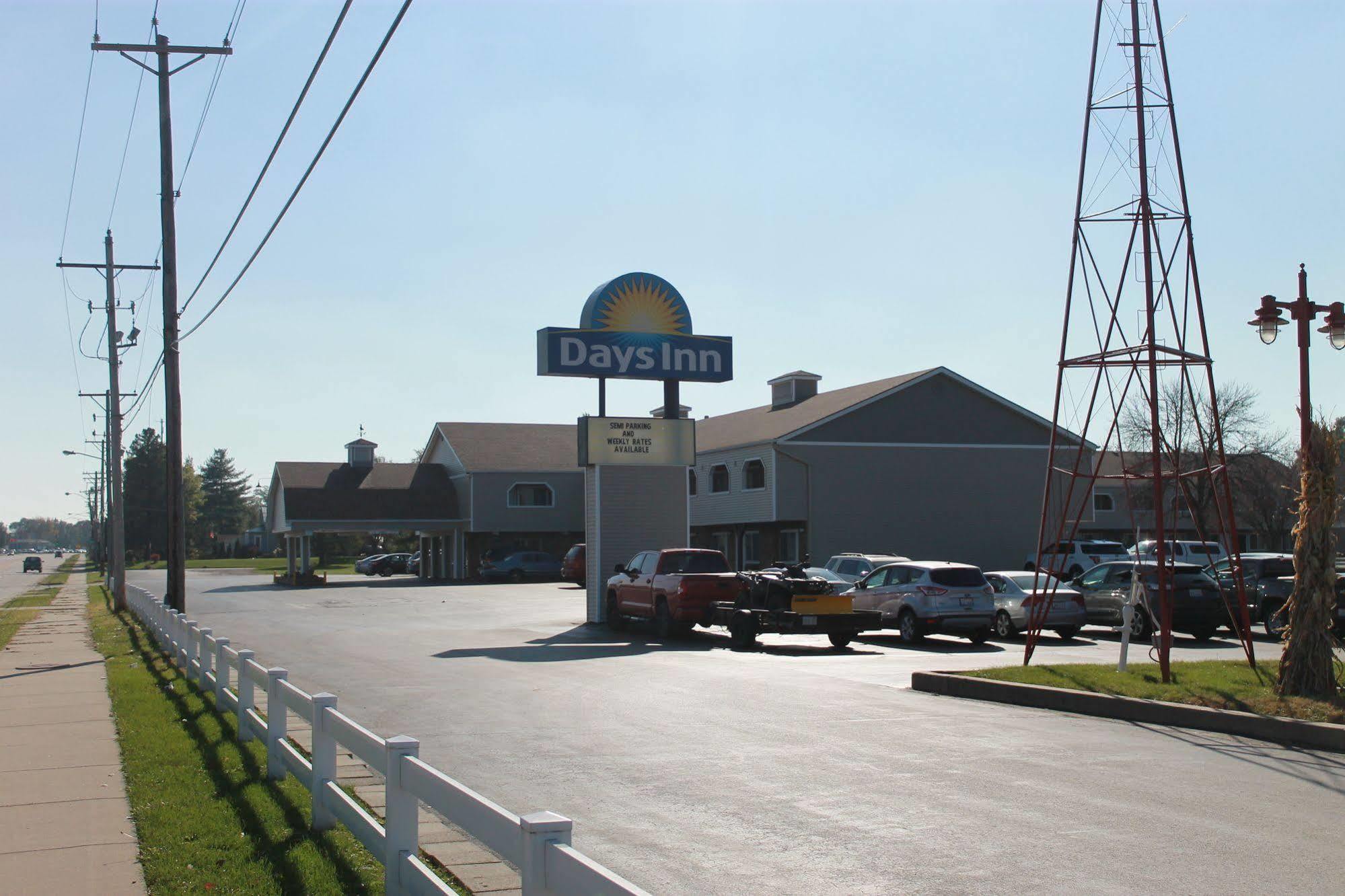 Days Inn By Wyndham Davenport Ia 外观 照片