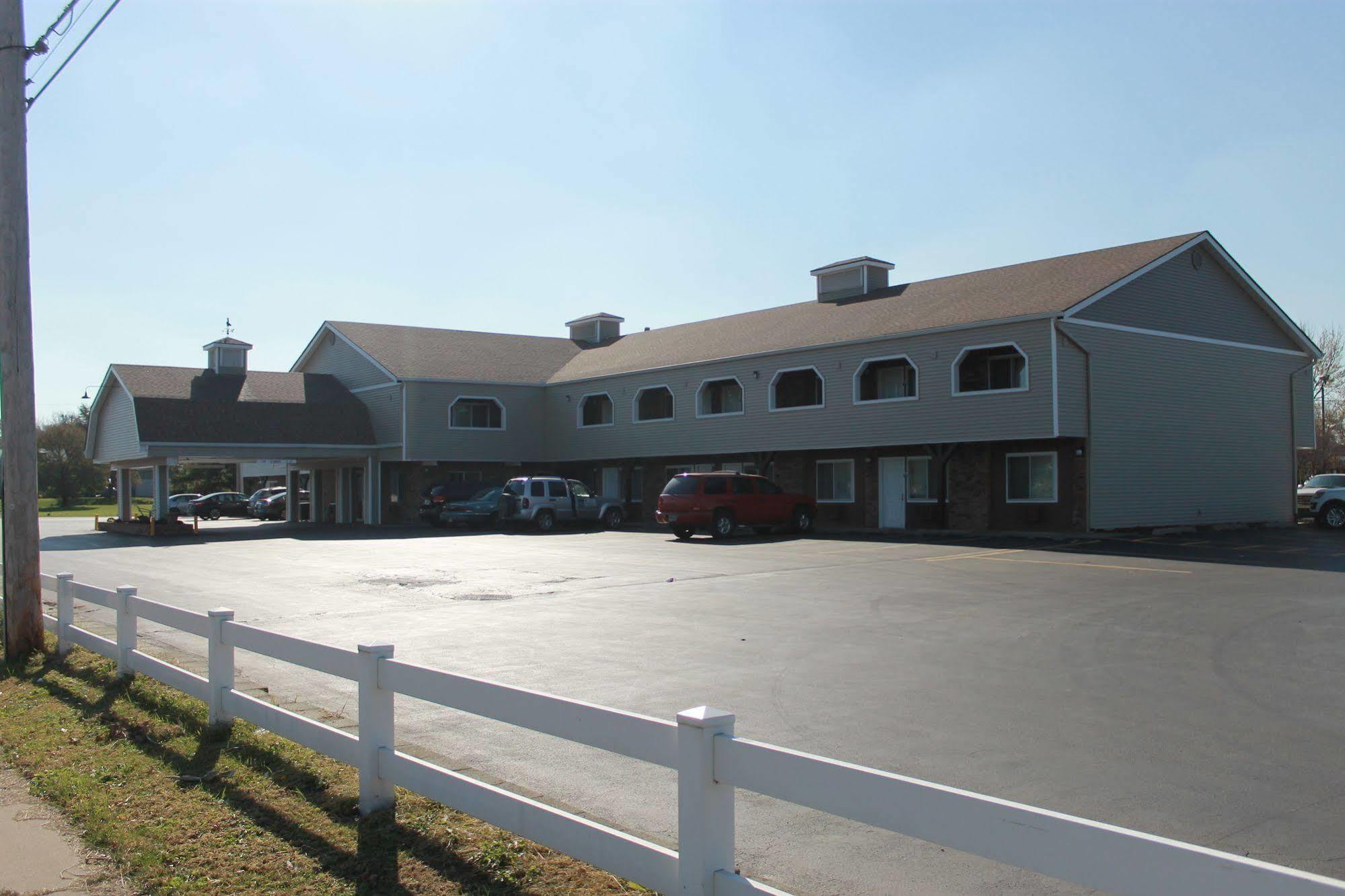 Days Inn By Wyndham Davenport Ia 外观 照片