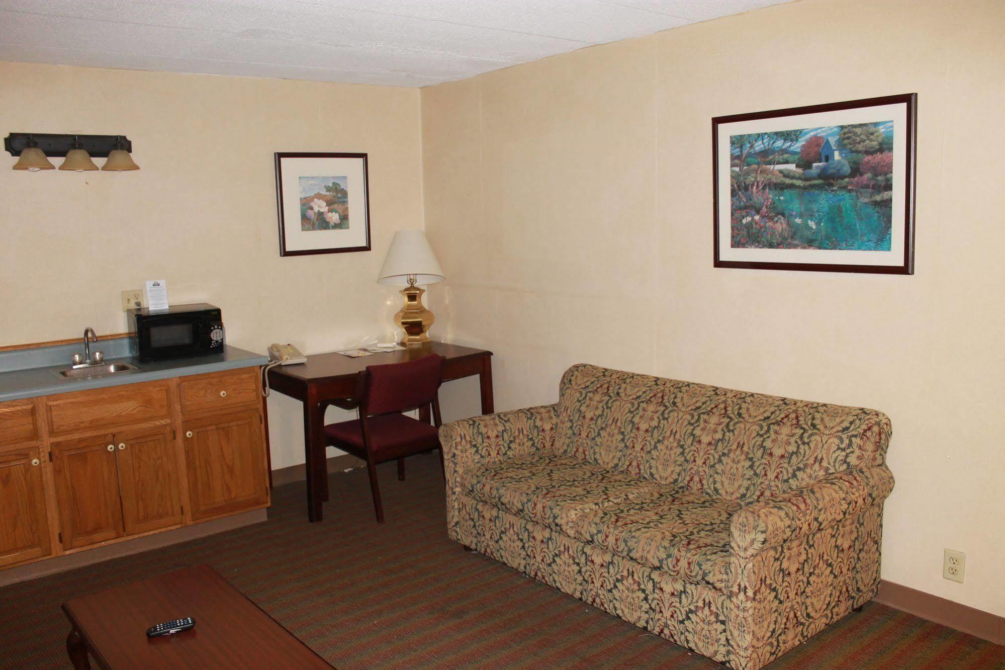 Days Inn By Wyndham Davenport Ia 外观 照片