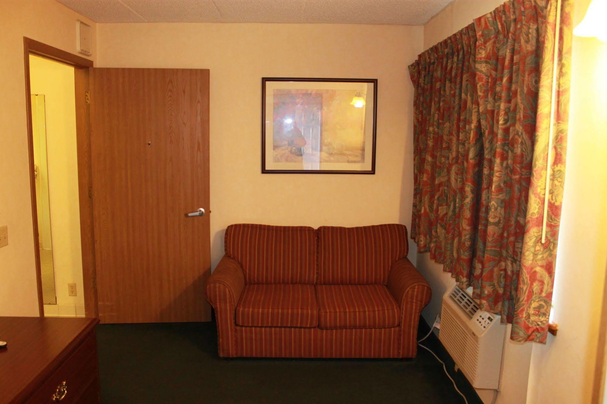 Days Inn By Wyndham Davenport Ia 外观 照片