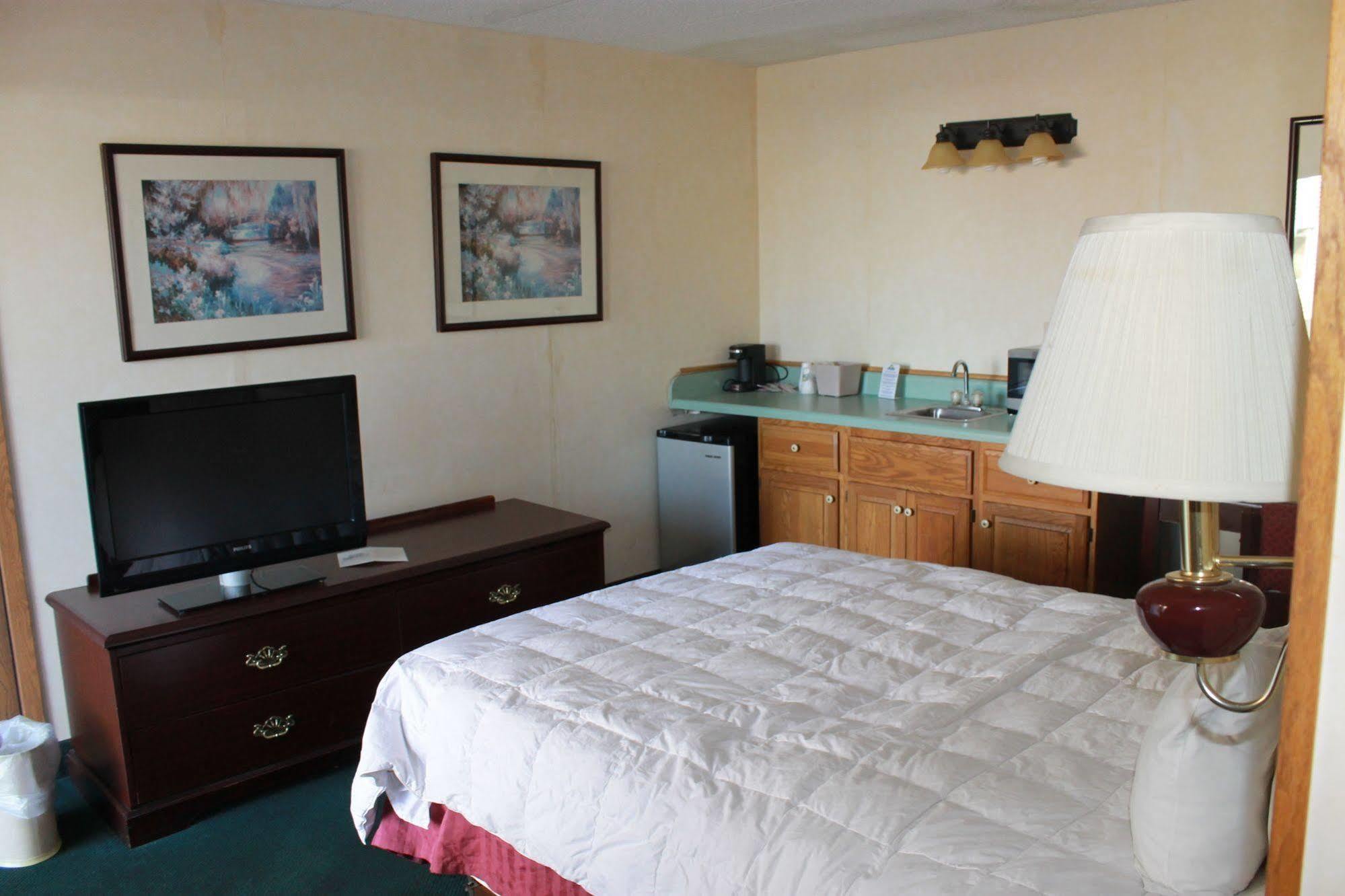 Days Inn By Wyndham Davenport Ia 外观 照片