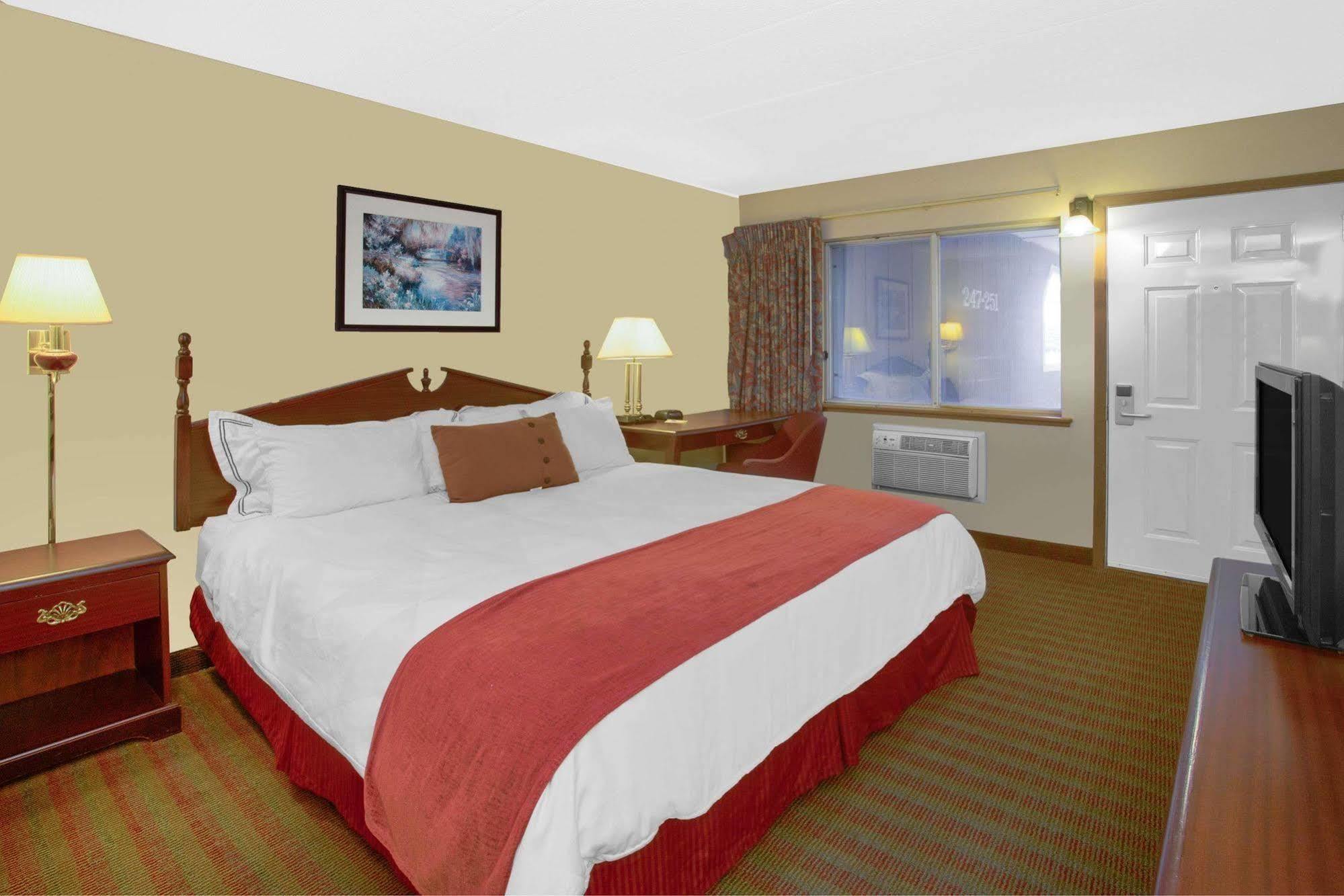 Days Inn By Wyndham Davenport Ia 外观 照片