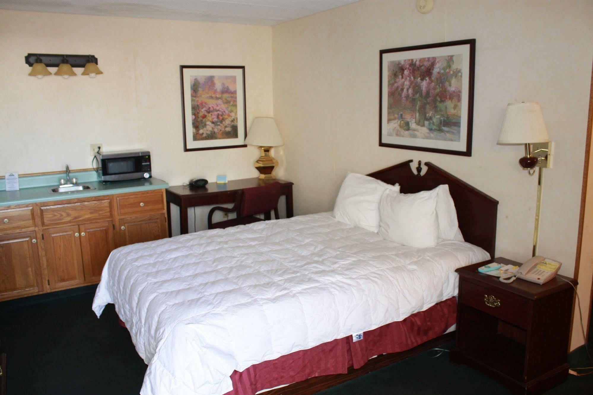 Days Inn By Wyndham Davenport Ia 外观 照片