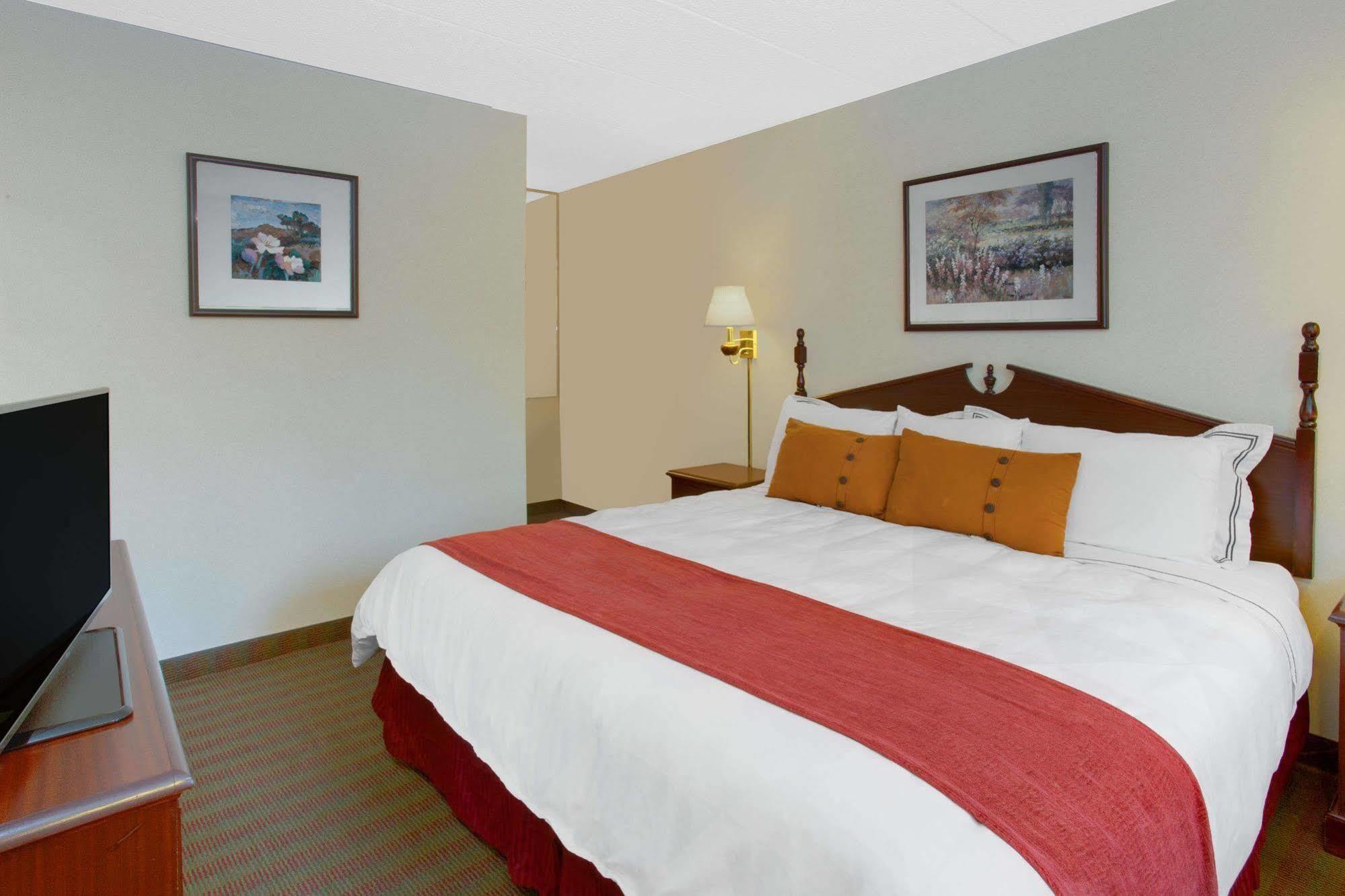 Days Inn By Wyndham Davenport Ia 外观 照片