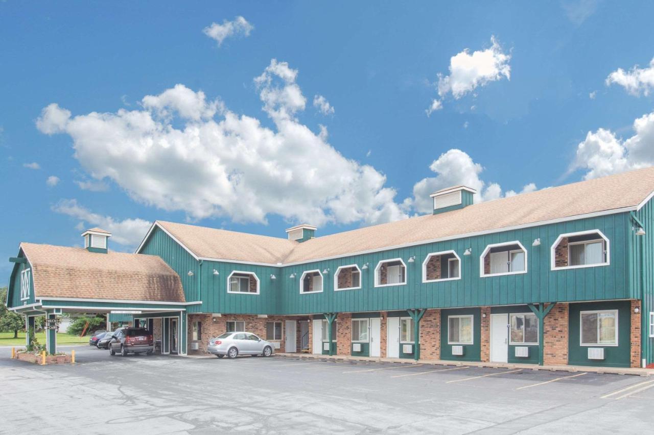 Days Inn By Wyndham Davenport Ia 外观 照片
